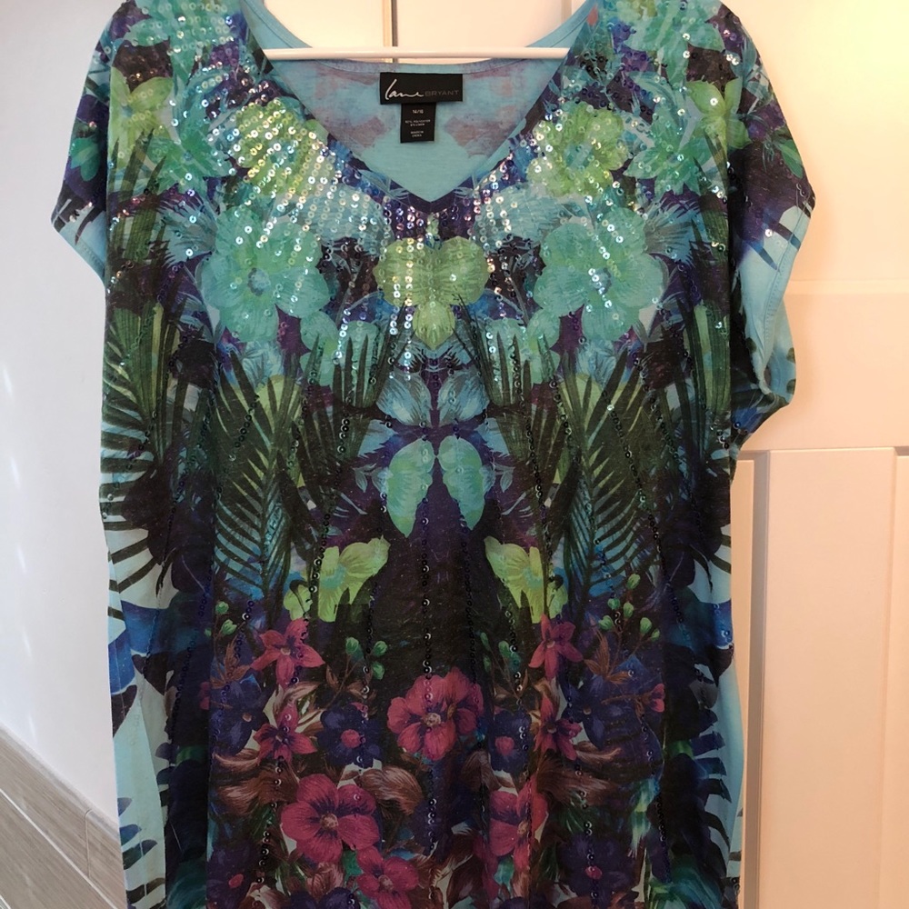 Lane Bryan multi color shinny T shirt
